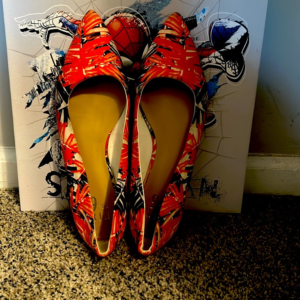 Pre-loved but has plenty of life left! Make me an offer Happy Shopping!